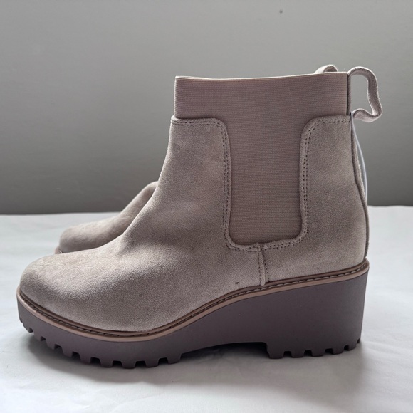 NWOT dolce Vida size 8 suede cream colored boots - Picture 2 of 5